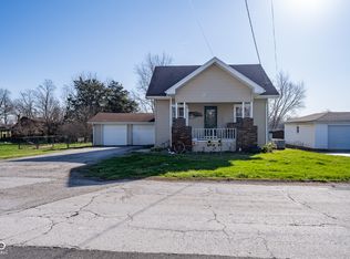 313 S Main St, Fillmore, IN 46128