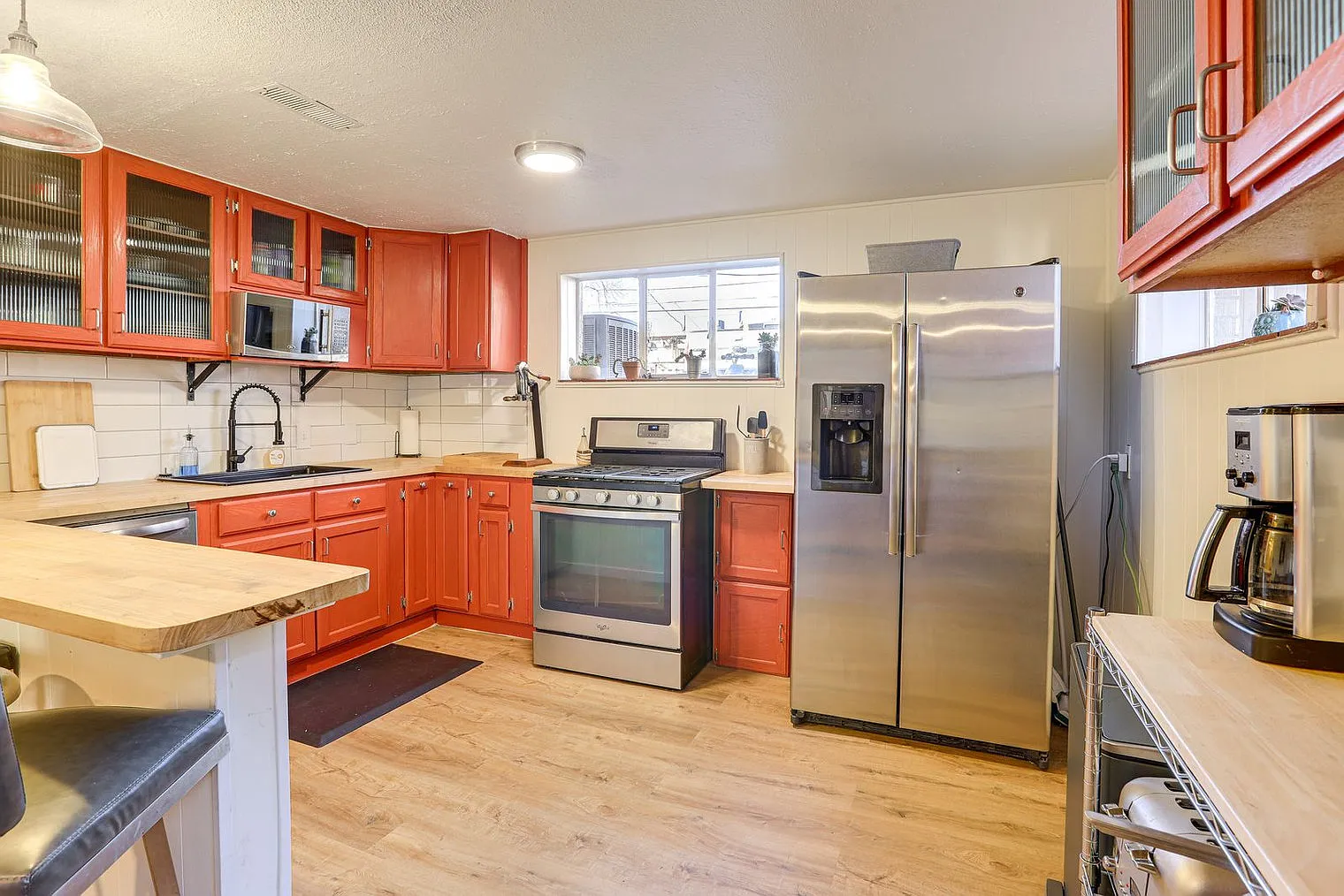 2 bed, 1.0 bath, 1496 sqft, $2,559 — Photo 4