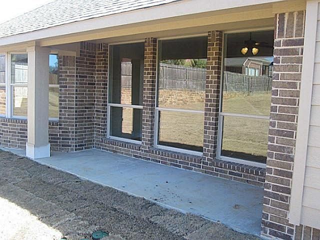 1st image of 821 Graham Dr