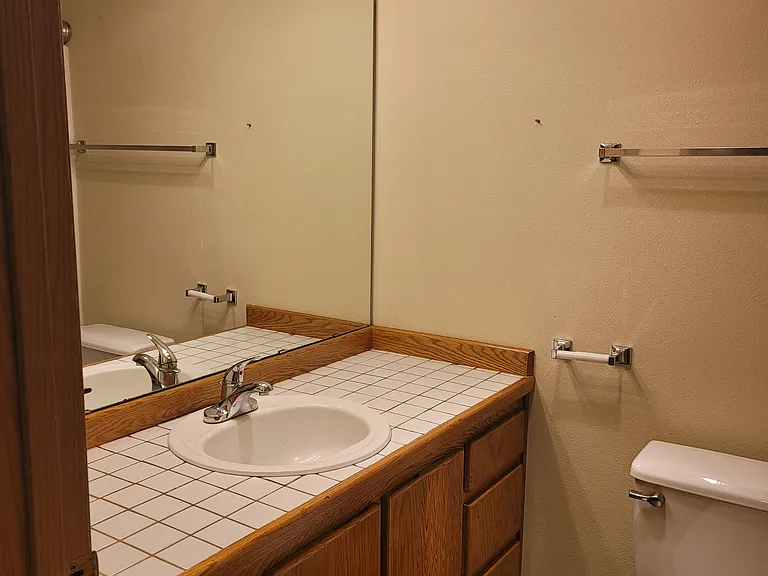 Upper full bath