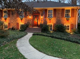 8429 Stable Dr, Alexandria, VA 22308