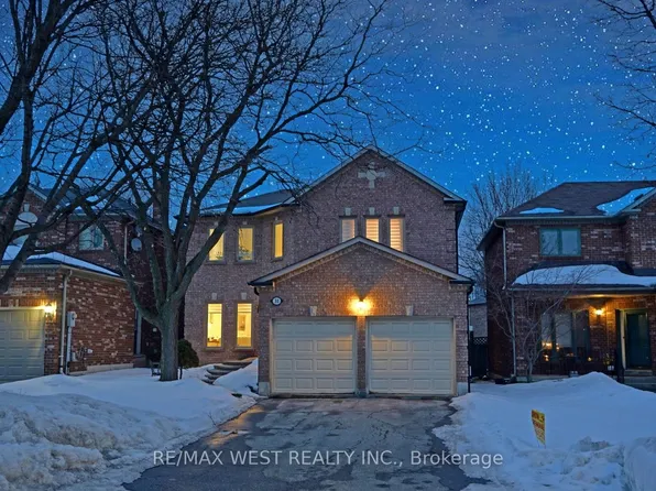 31 Mulholland Dr, Vaughan, ON L4J 7T7