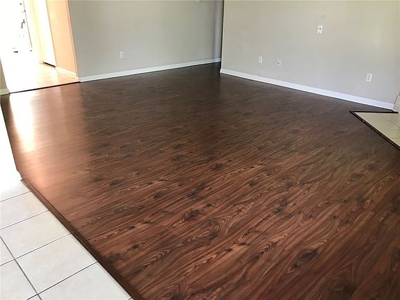 4th image of 901 Saint Helena Dr