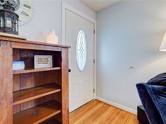 4th image of 23 Barcrest Dr