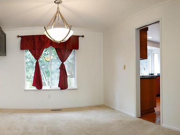 5th image of 10824 NE 64th St