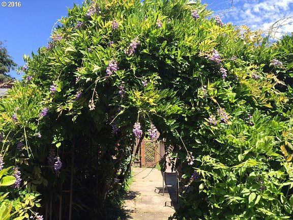4th image of 16013 NE 10th Cir