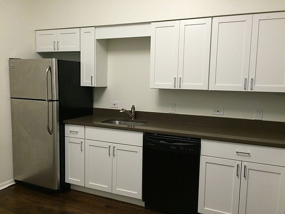 5th image of 2025 N Clifton Ave APT 1F