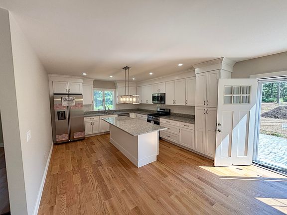 5th image of 591 Wakeby Road