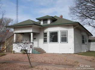 402 W 3rd St, Minneapolis, KS 67467