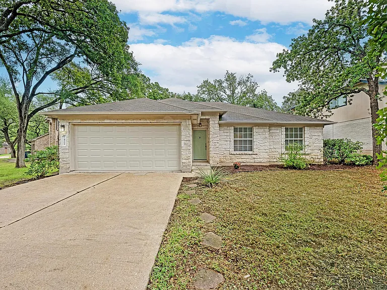7421 Lady Suzannes Ct — Photo 17