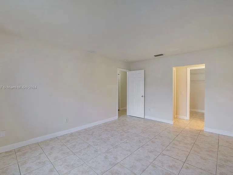 1801 NW 54th Ter #4 — Photo 9