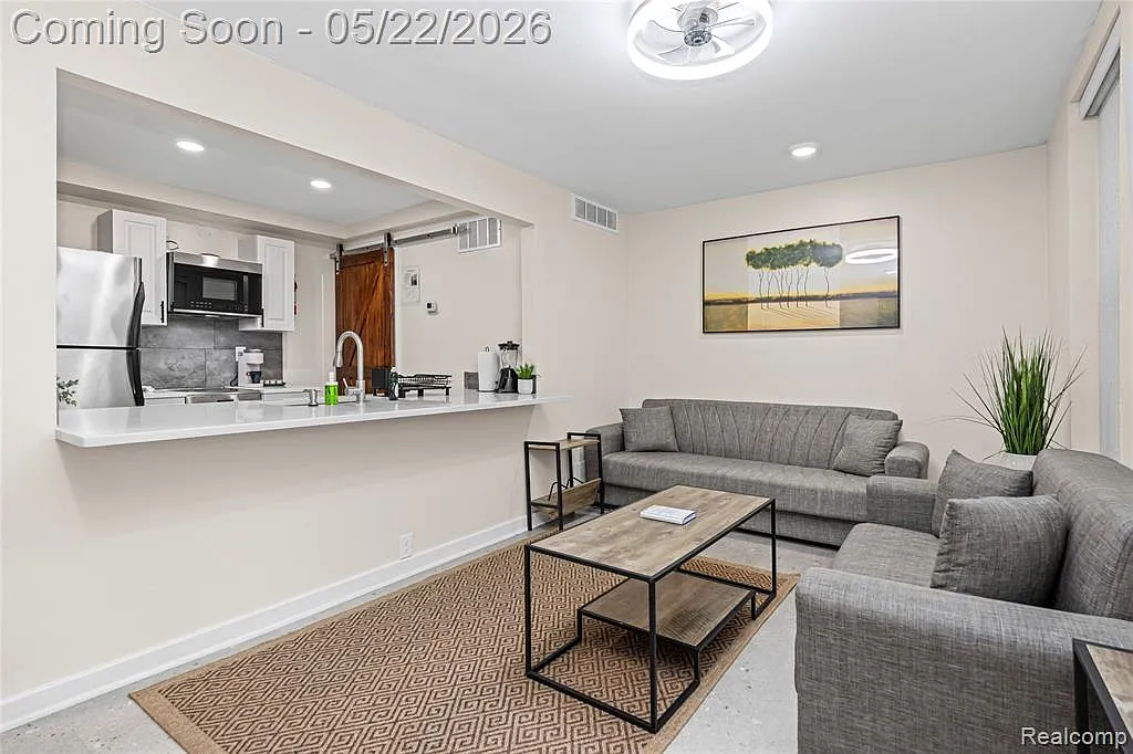 2 bed, 2.0 bath, 1092 sqft, $3,400 — Photo 1