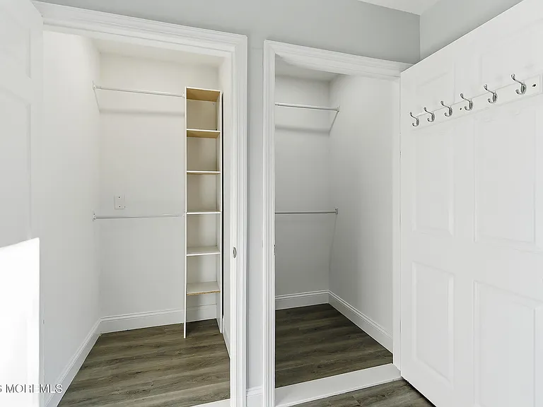 105 Floyd Ln — Photo 16