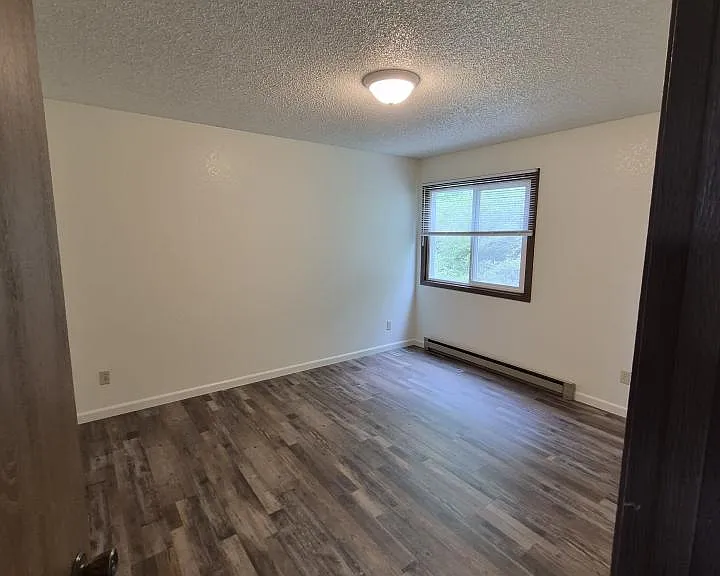 1907 Burnstead Dr — Photo 6