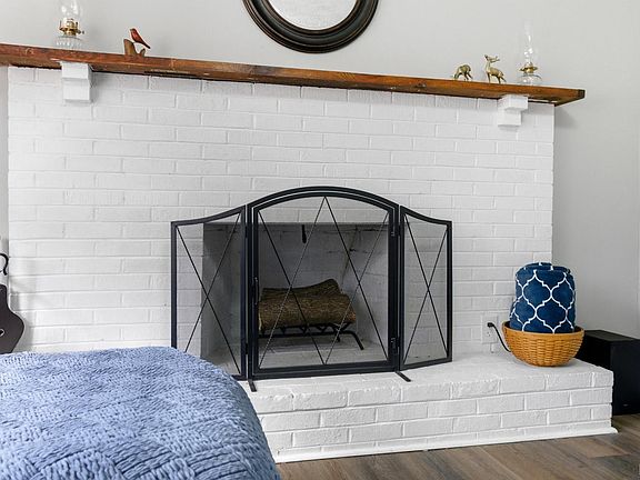 5th image of 816 Spring St