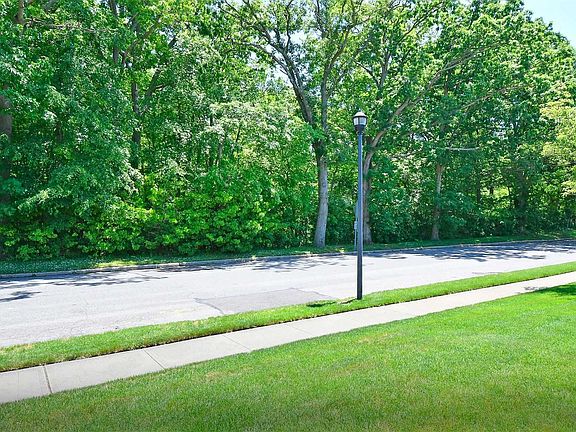 2nd image of 1814 Park Dr