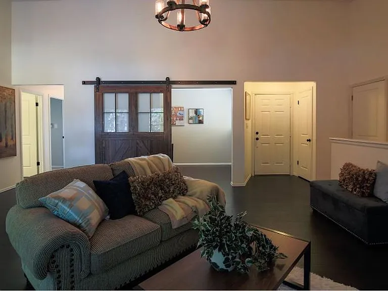 2910 Rolling Wood Loop — Photo 5