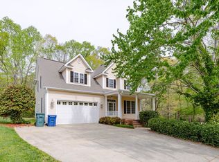 1009 E Oak Dr, Durham, NC 27705