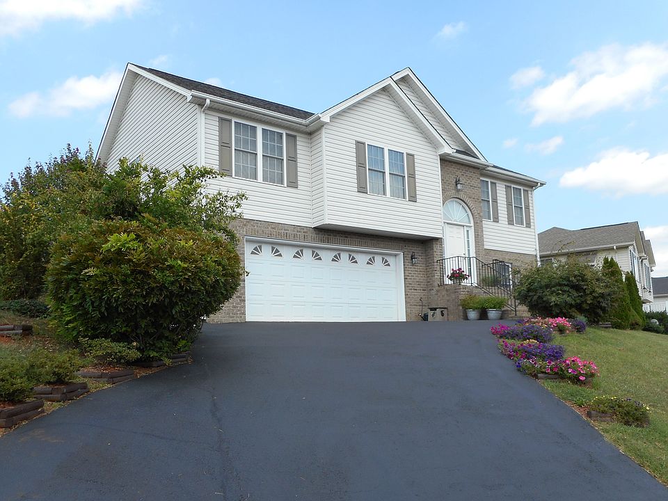 1st image of 2535 Fountain Ln