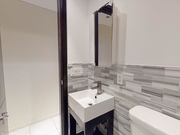 4th image of 204 W 108th St APT 46