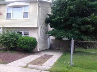 825 Woodrow Rd, Staten Island, NY 10312