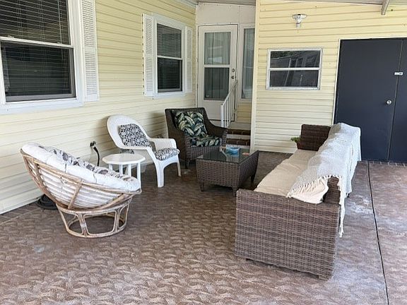 2nd image of 2319 Putt Ln #496