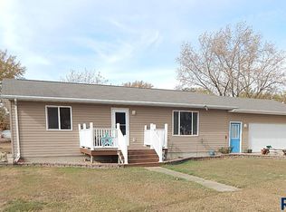 208 5th St, Hudson, SD 57034