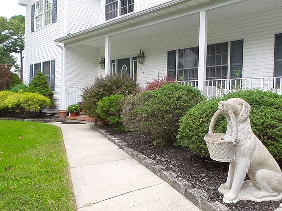 4th image of 566 Midwood Dr