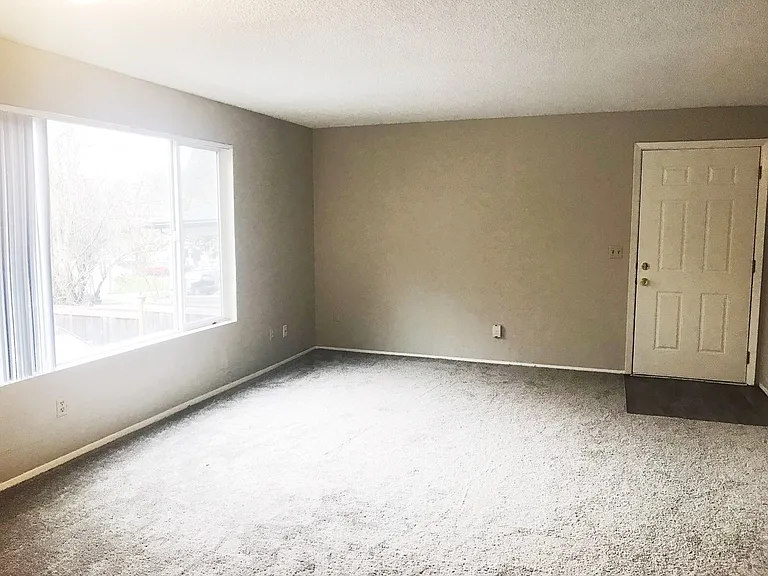 1525 SE Salmon St #1-5 — Photo 4