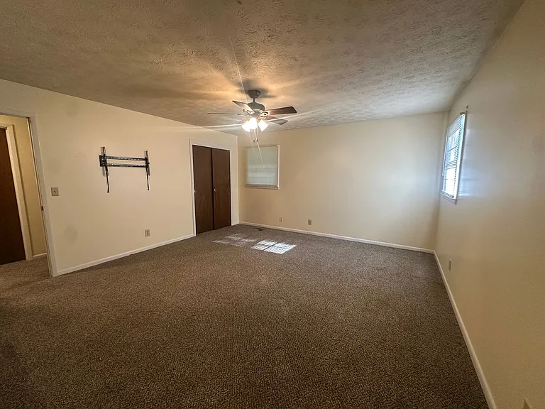 6235 Cane Creek Cir — Photo 22