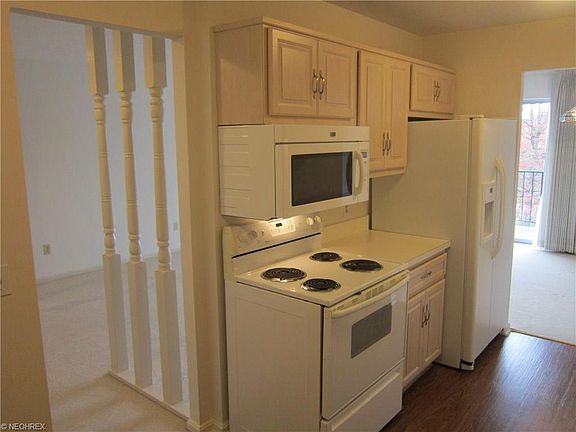 3rd image of 2021 King James Pkwy APT 313