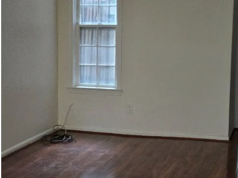 1110 K St SE — Photo 4