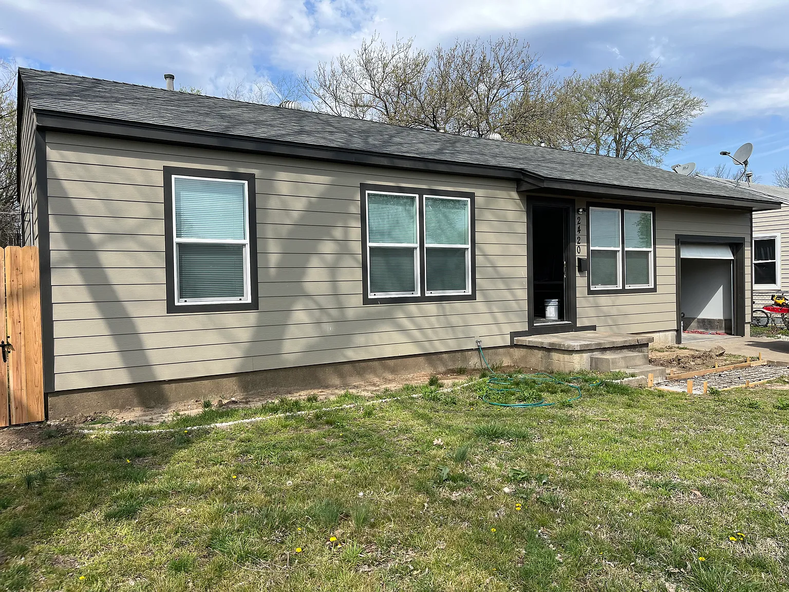 2420 N Winston Ave — Photo 1