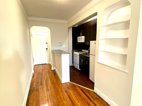 3rd image of 4746 40th St APT 3A