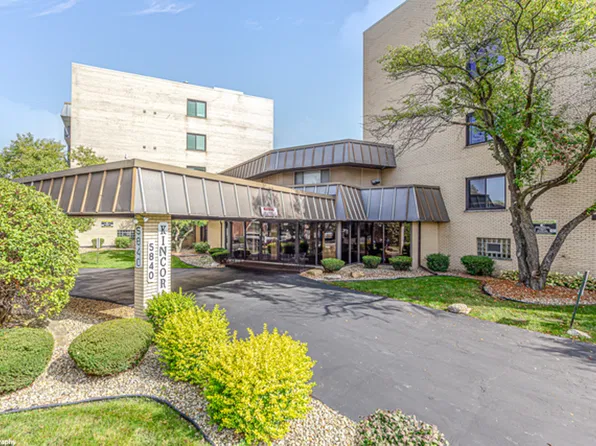 5840 W 104th St APT 214, Oak Lawn, IL 60453