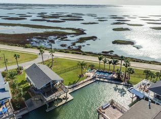 16720 Sandpiper Rd, Jamaica Beach, TX 77554