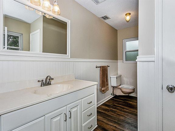 4th image of 2020 Ceylon Dr