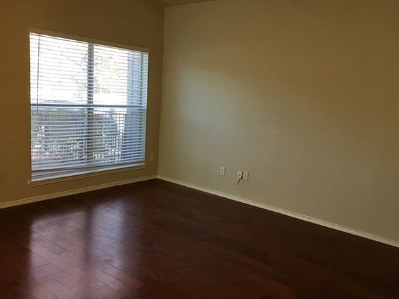 4th image of 5316 Bexar St