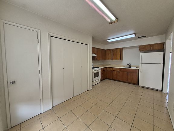 Laundry closet within