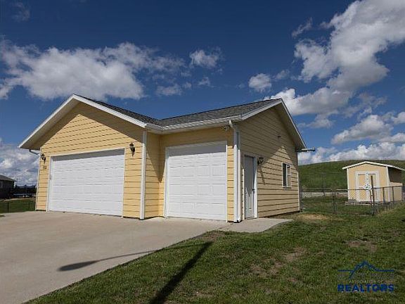 2nd image of 752 Bear Tooth Ct