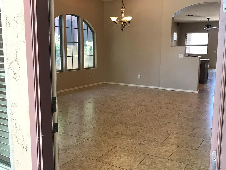 1247 W Lyle Ln — Photo 7