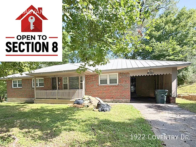 1922 Coventry Dr — Photo 1