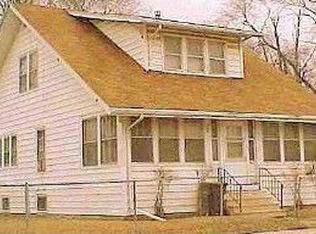 211 Newell St, Waterloo, IA 50703