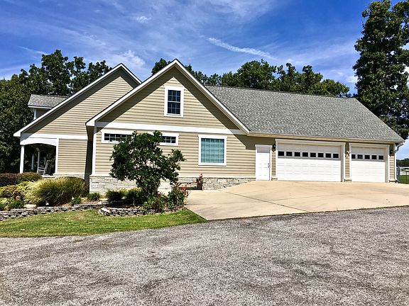 2nd image of 1077 Leatherstocking Trl