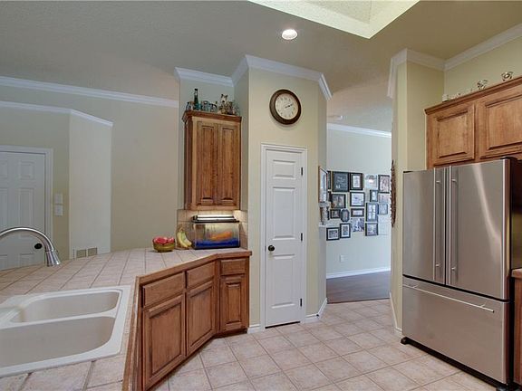 5th image of 10000 Belfort Dr