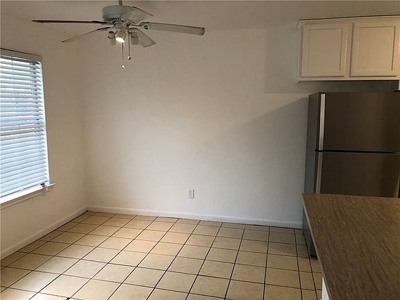2nd image of 103 N Mockingbird Cir