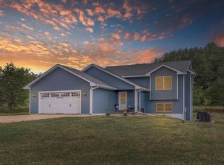 1213 119th Ave, Roberts, WI 54023