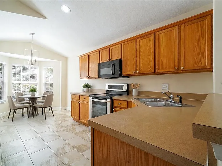 13518 Briarmoor Ct — Photo 2