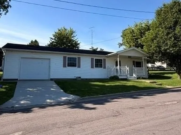 1815 22nd St, Hazel Green, WI 53811