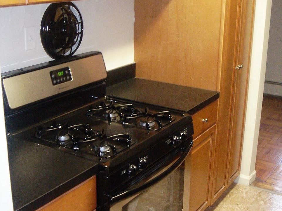 2nd image of 2375 Hudson Ter APT 1C